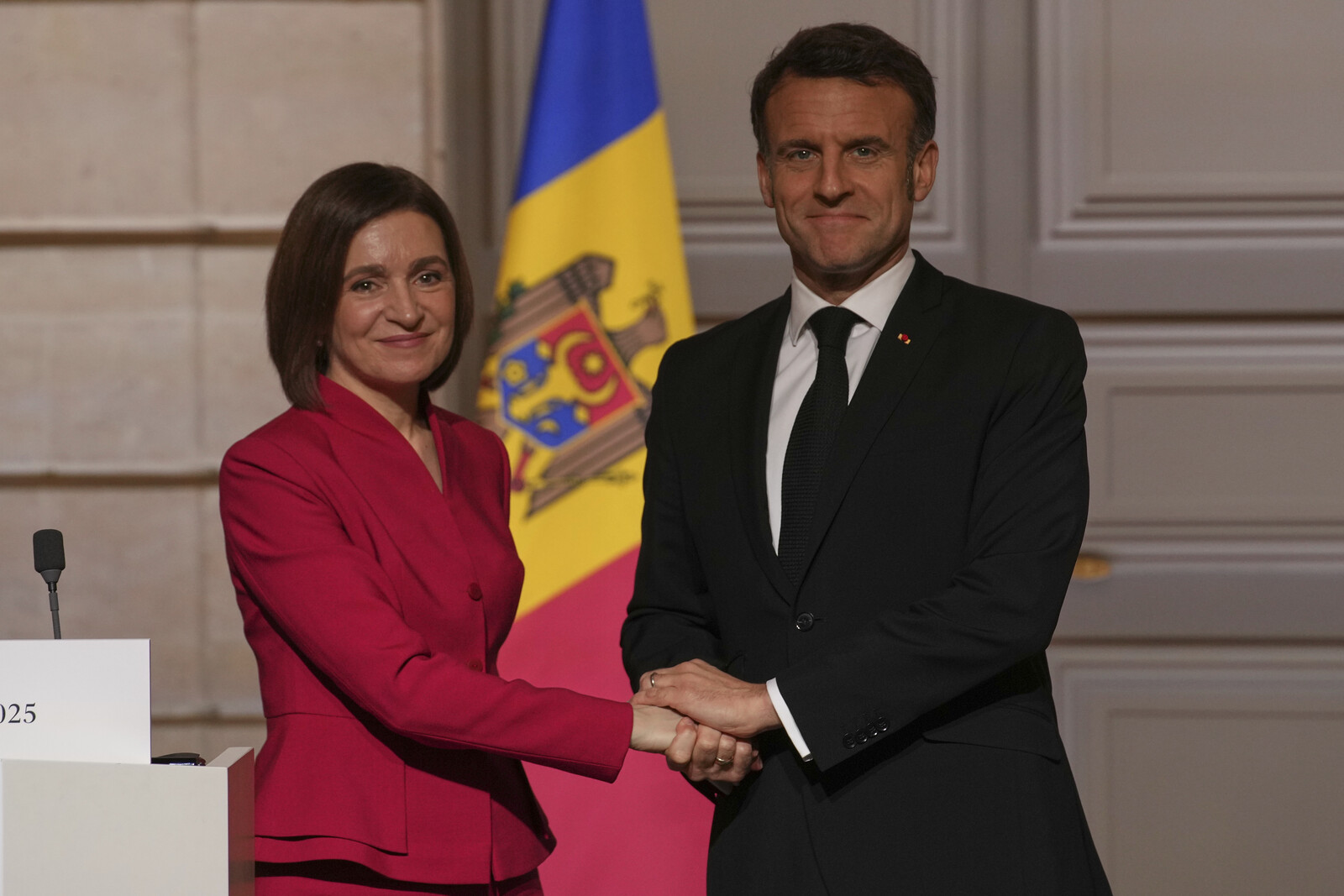 Macron accuses of Russian influence