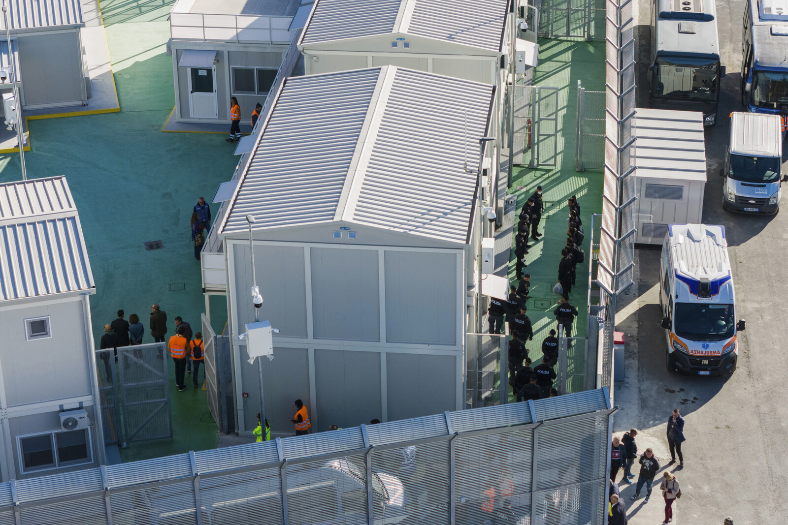 Italy sends back migrants