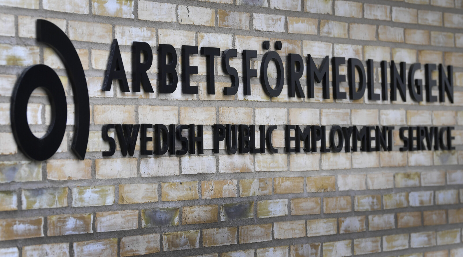 Labour Market Ends 94 Agreements with Underperforming Suppliers