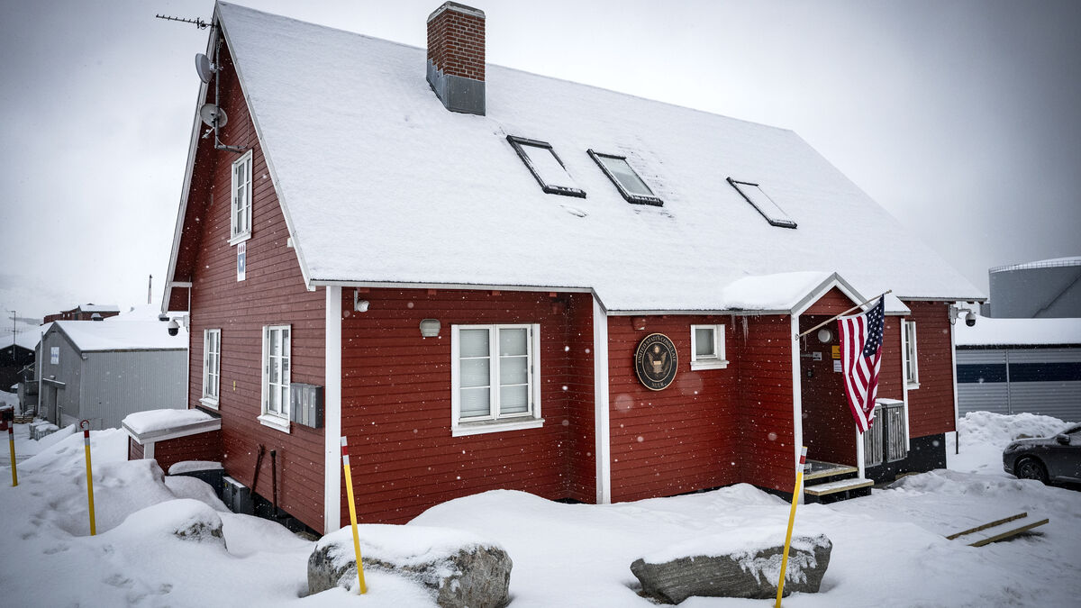 Sources say US wants to open new bases in Greenland