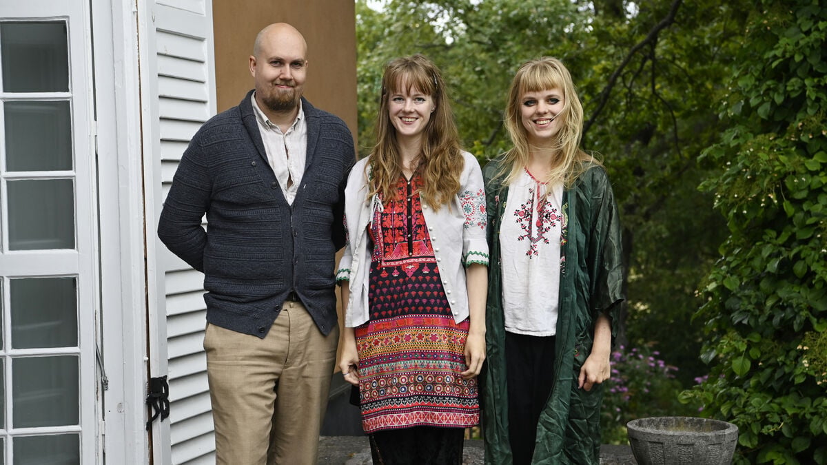 Henrik Jonsson, Rakel Bergman Fröberg and Tekla Bergman Fröberg receive Maria Bonnier Dahlin scholarship