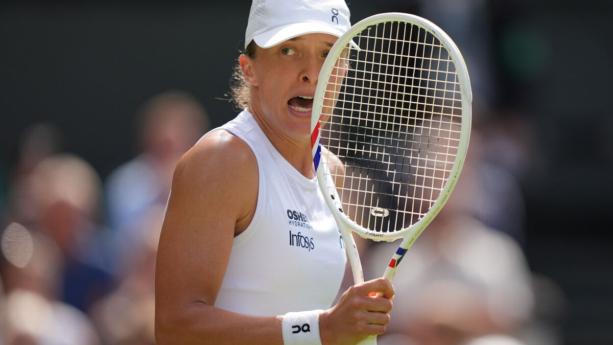 Iga Swiatek fights back from slow start to beat Taylor Townsend at Wimbledon