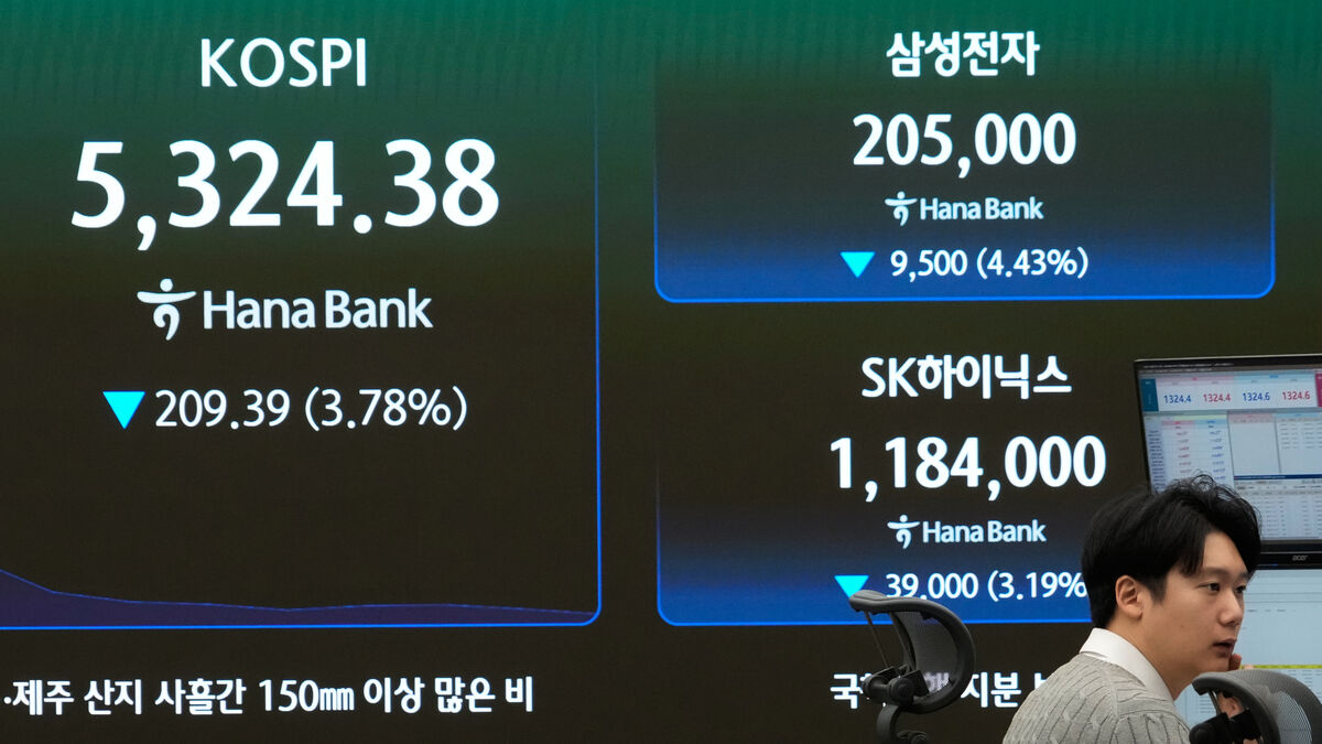 Asian stocks mostly fall, with