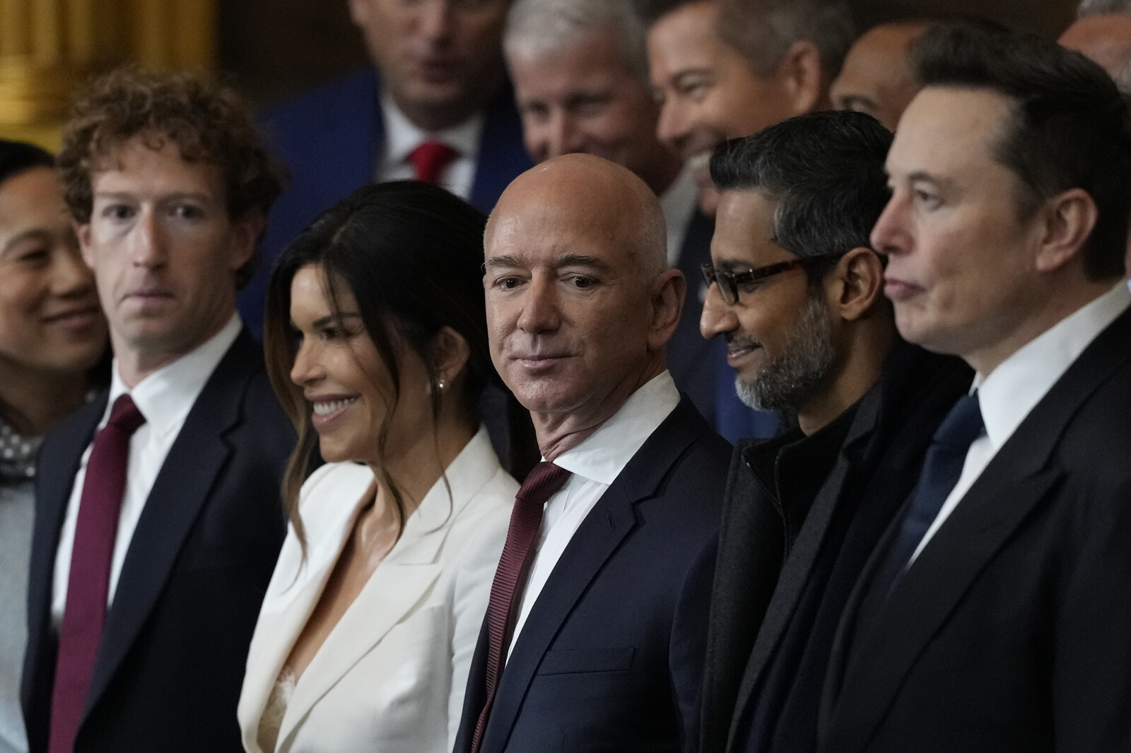 Tech Giants Shed 56 billion SEK in Value as Small Investors Flee