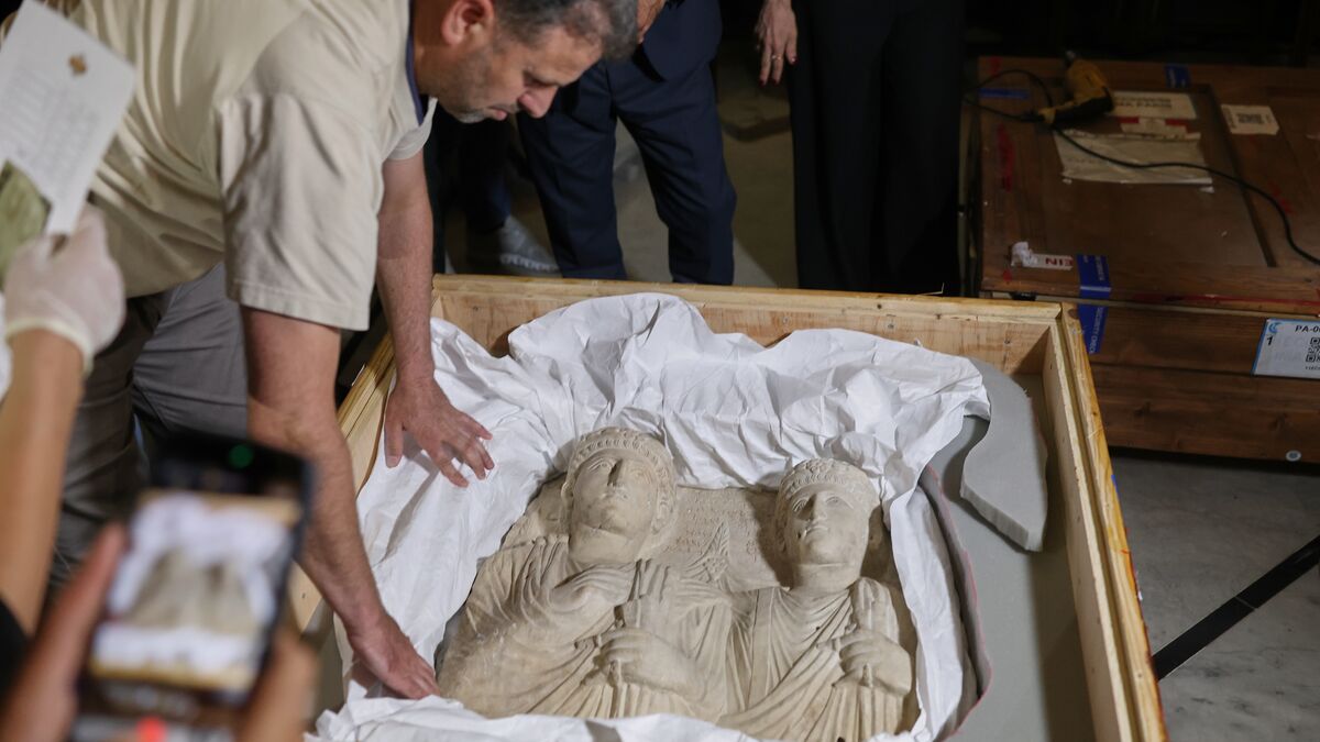 France returns 23 Syrian archaeological objects after Macron’s Damascus visit