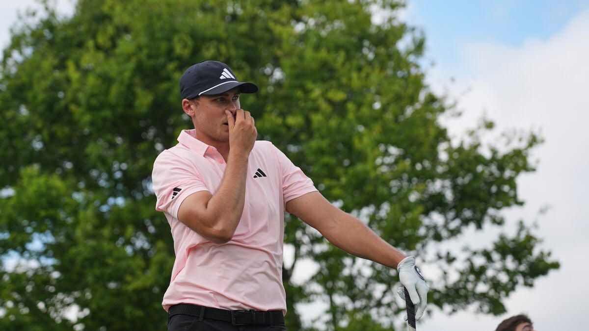 Åberg slips back after shaky second round in St. Louis playoff event