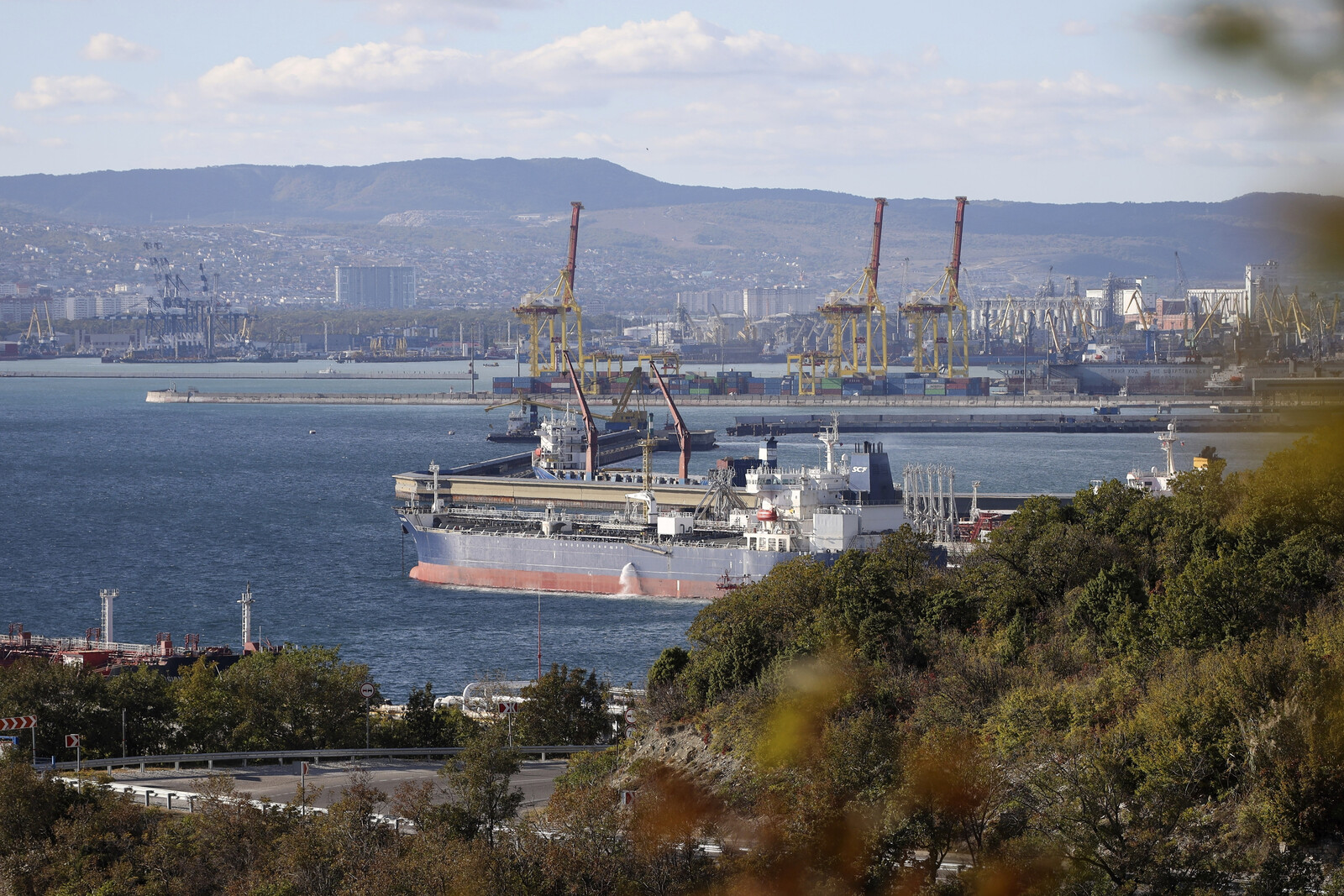 Russian shadow fleet behind emissions worldwide