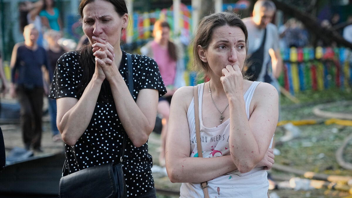 Russia launches massive overnight strike on Kyiv, killing at least 20