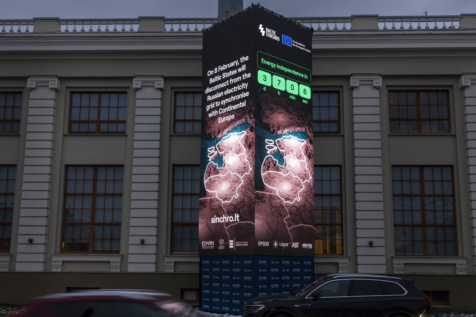 Disconnecting from Russia: "The Blackmail