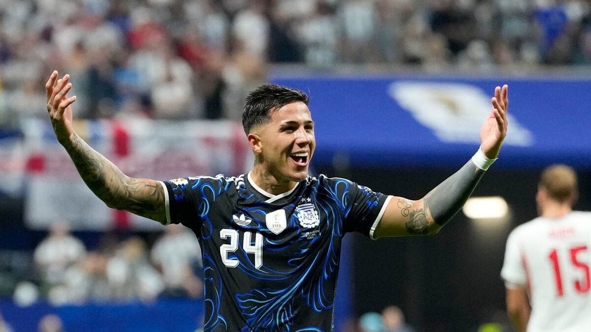 Enzo Fernández joins Manchester City in record £125 million deal