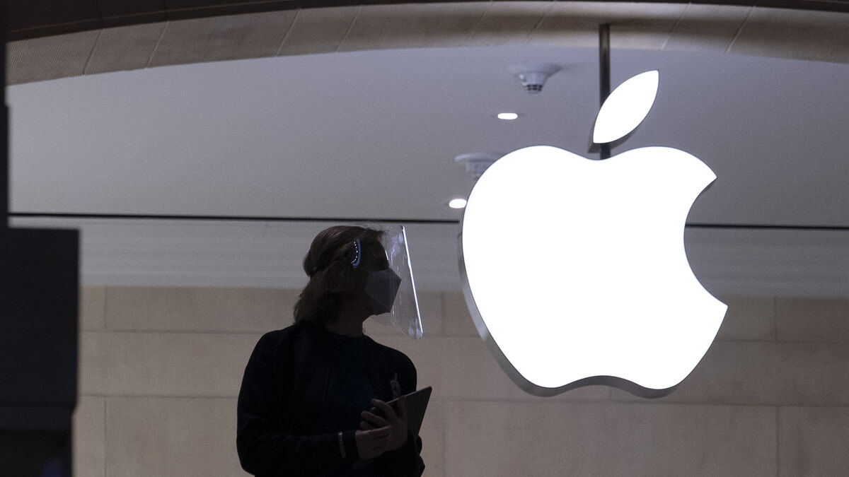 Apple becomes second company to top $5 trillion market value