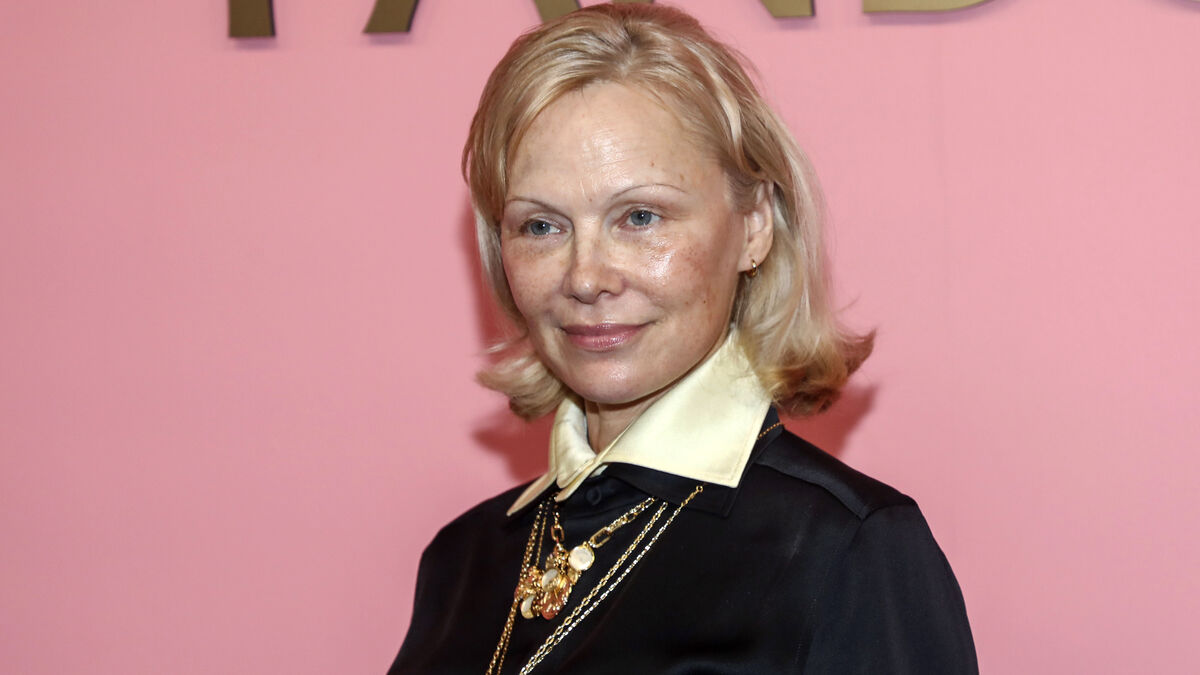 Pamela Anderson: Wants to change to Finnish surname