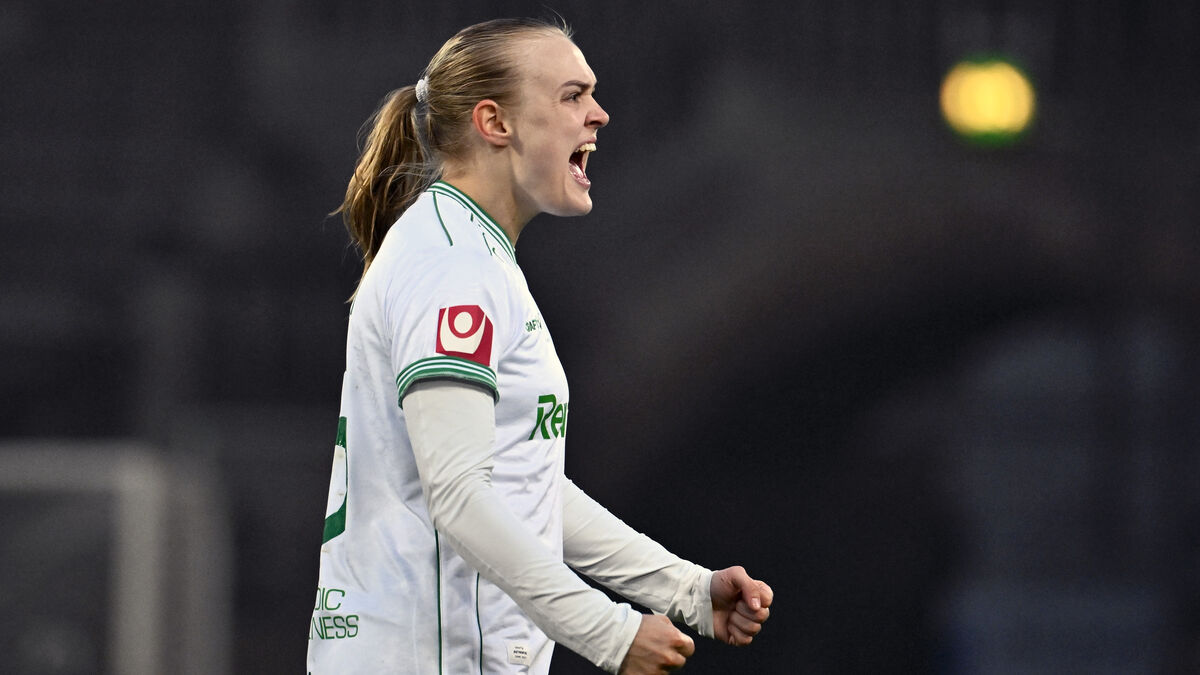 Hammarby win Stockholm derby after questionable penalty