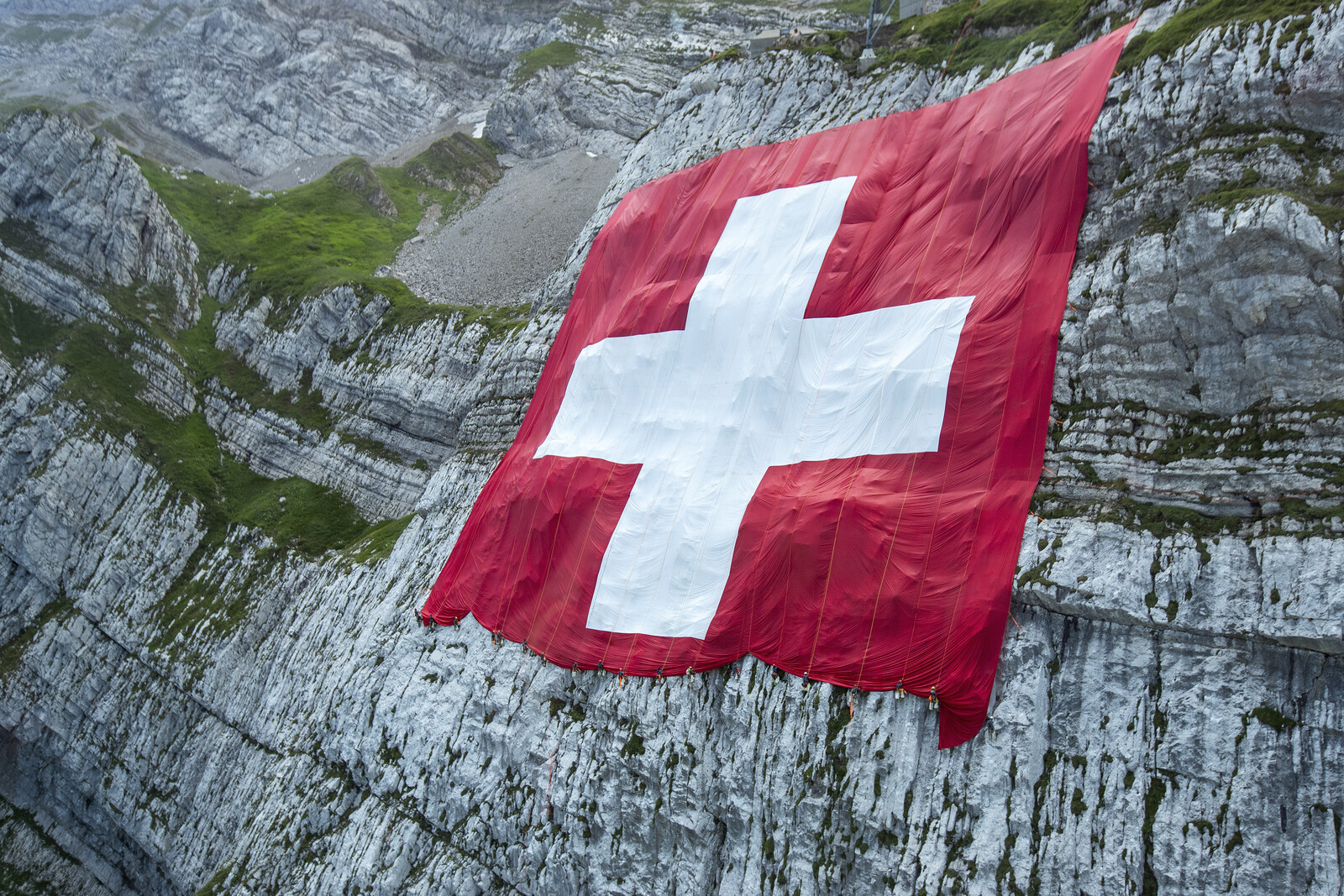 Double rate cut in Switzerland – the franc falls