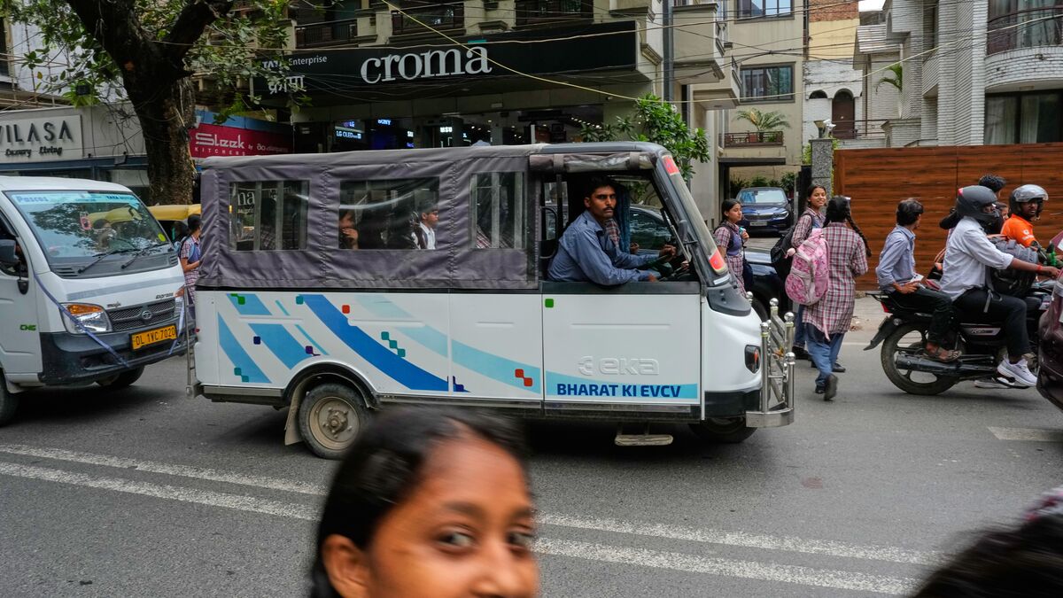 Delhi to ban new petrol