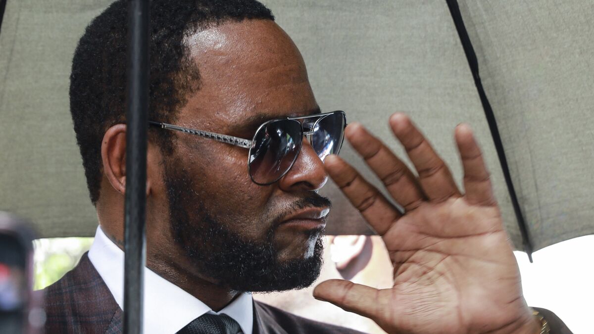 R Kelly seeks reduced prison sentence from Trump
