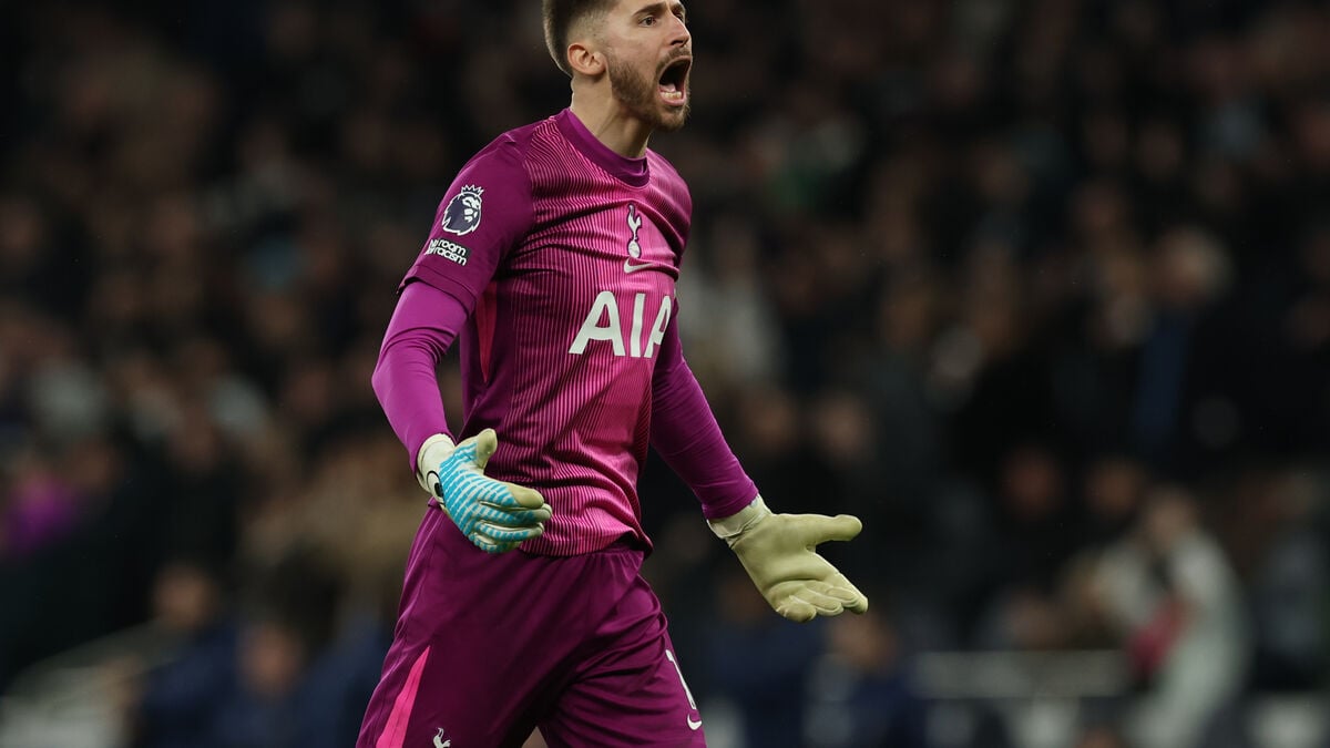 Guglielmo Vicario joins Juventus on loan from Tottenham with option to buy