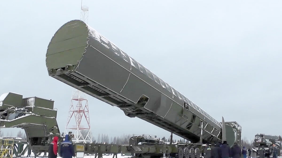 Trump Criticizes Putin's Nuclear Robot