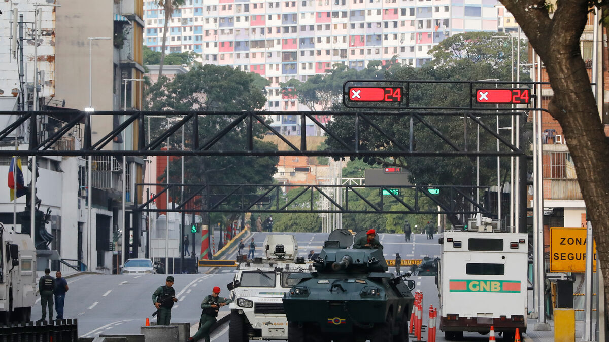 Gunfire at presidential palace in