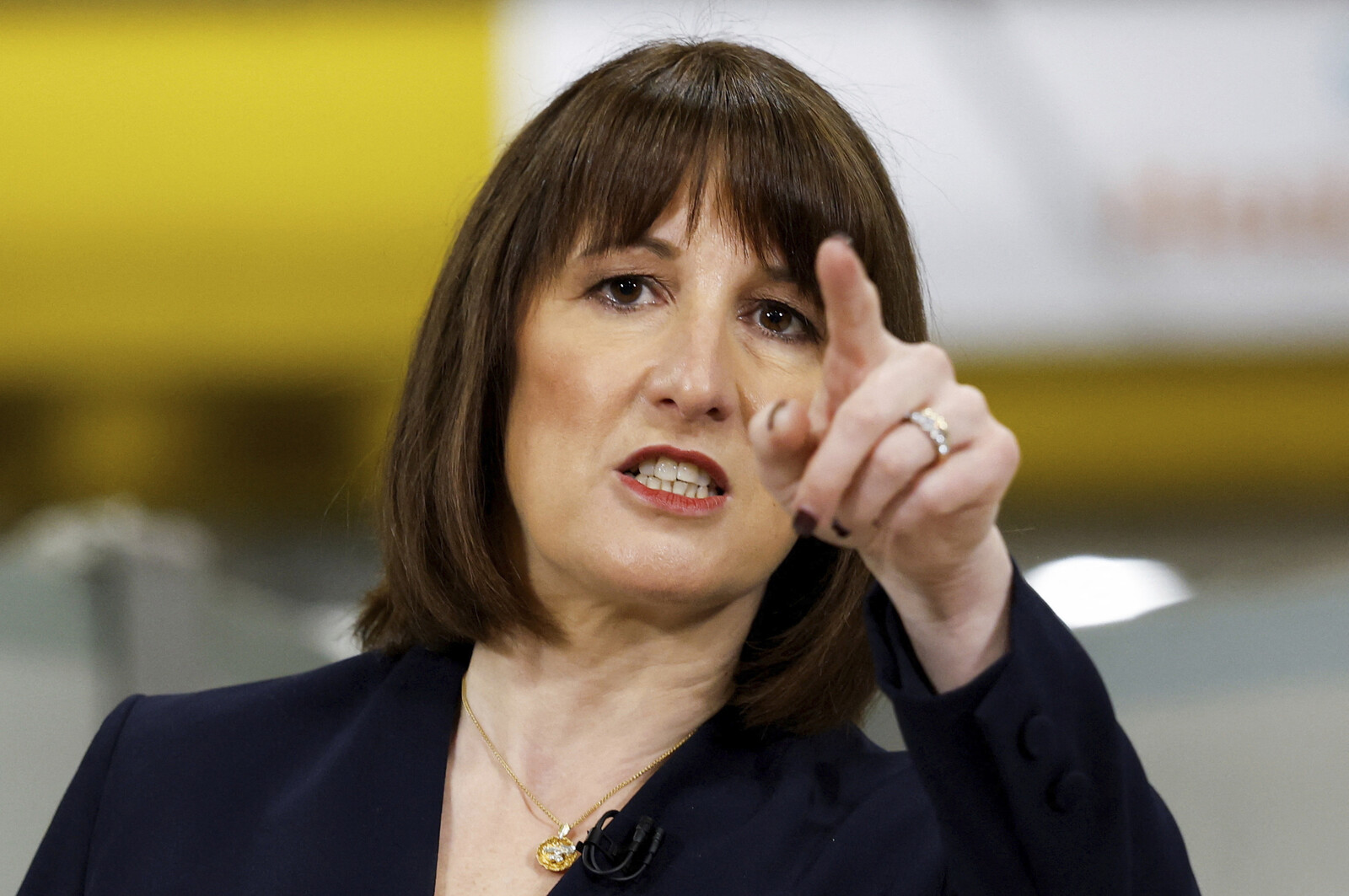 UK Government to Cut Expenses by 15 Percent Over Four Years