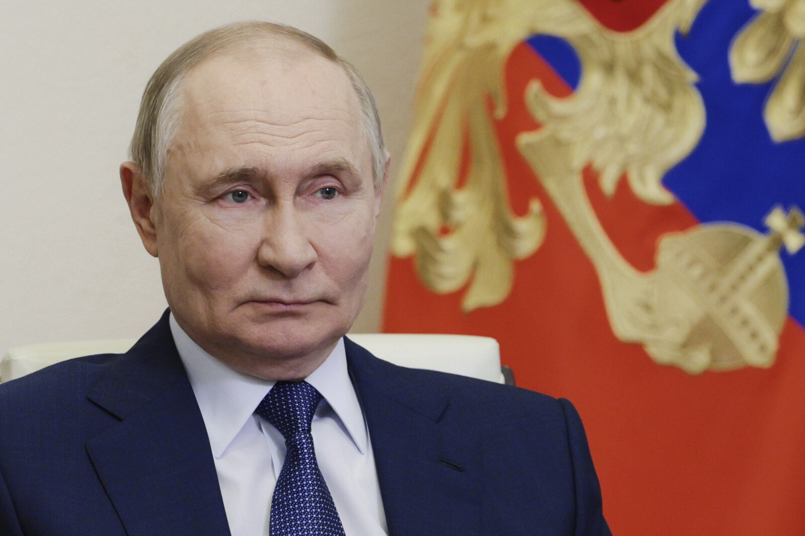 Putin and Macron Discuss Ukraine Ceasefire in First Call Since 2022