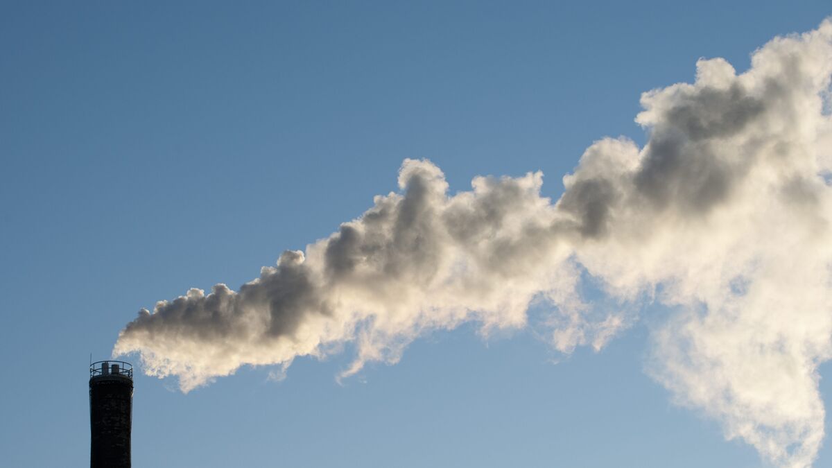 EU proposes easing emissions trading rules under pressure