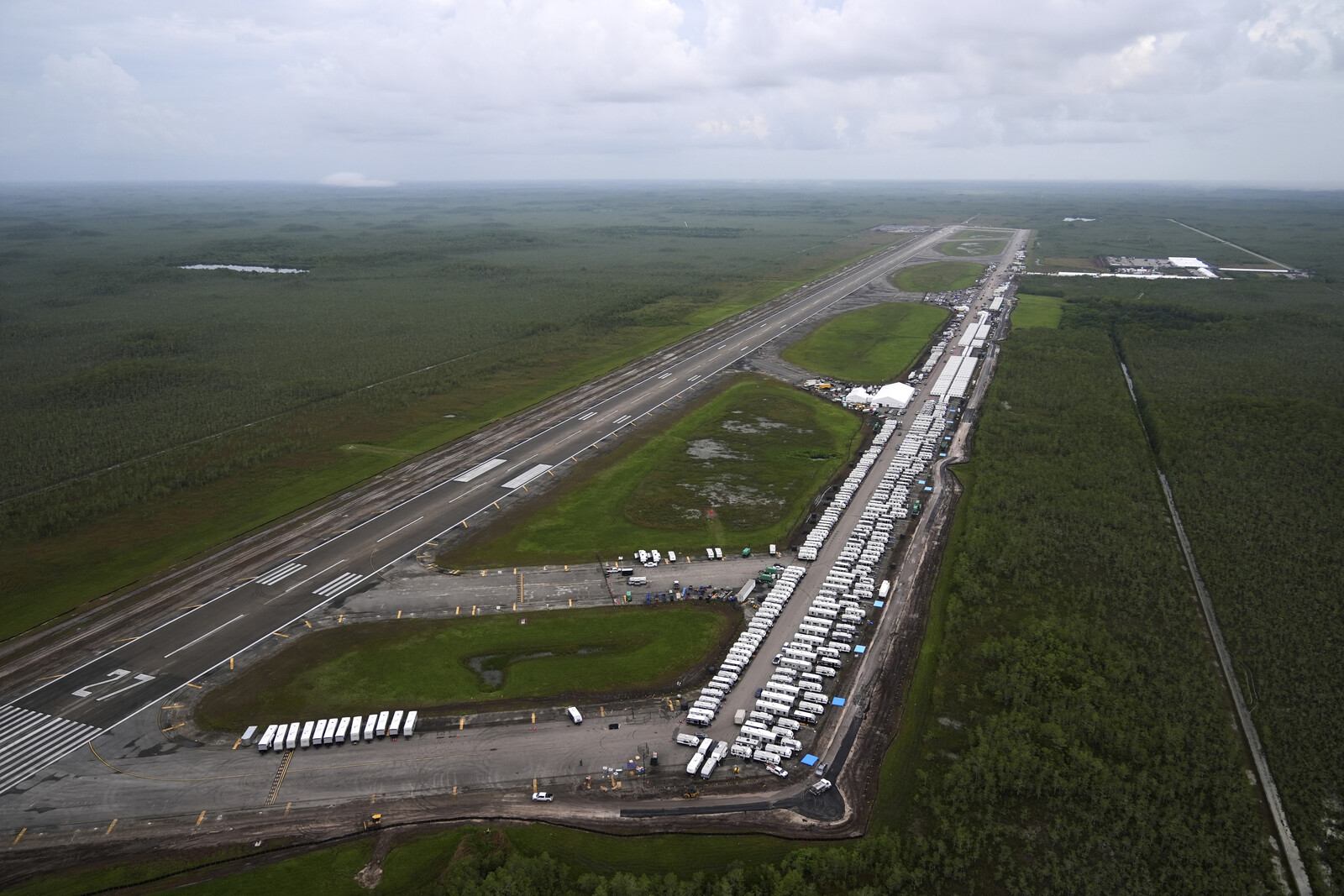 100 Migrants Deported from Florida's Alligator Alcatraz Detention Center