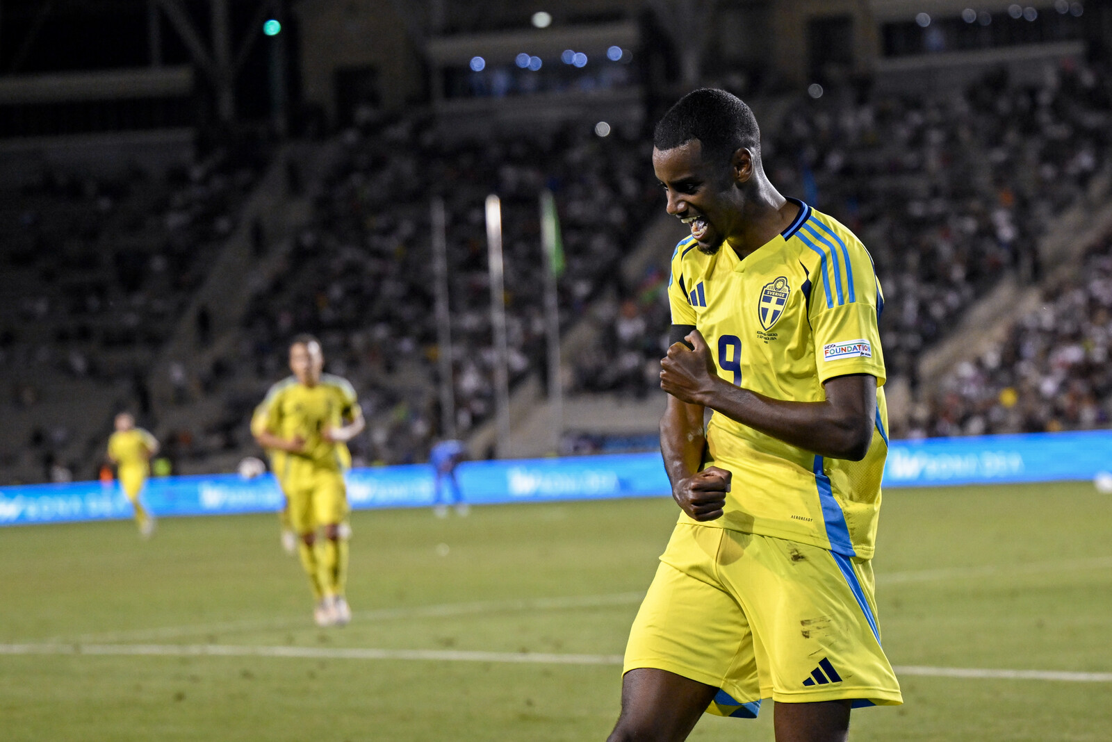 Injured Isak may miss the big match