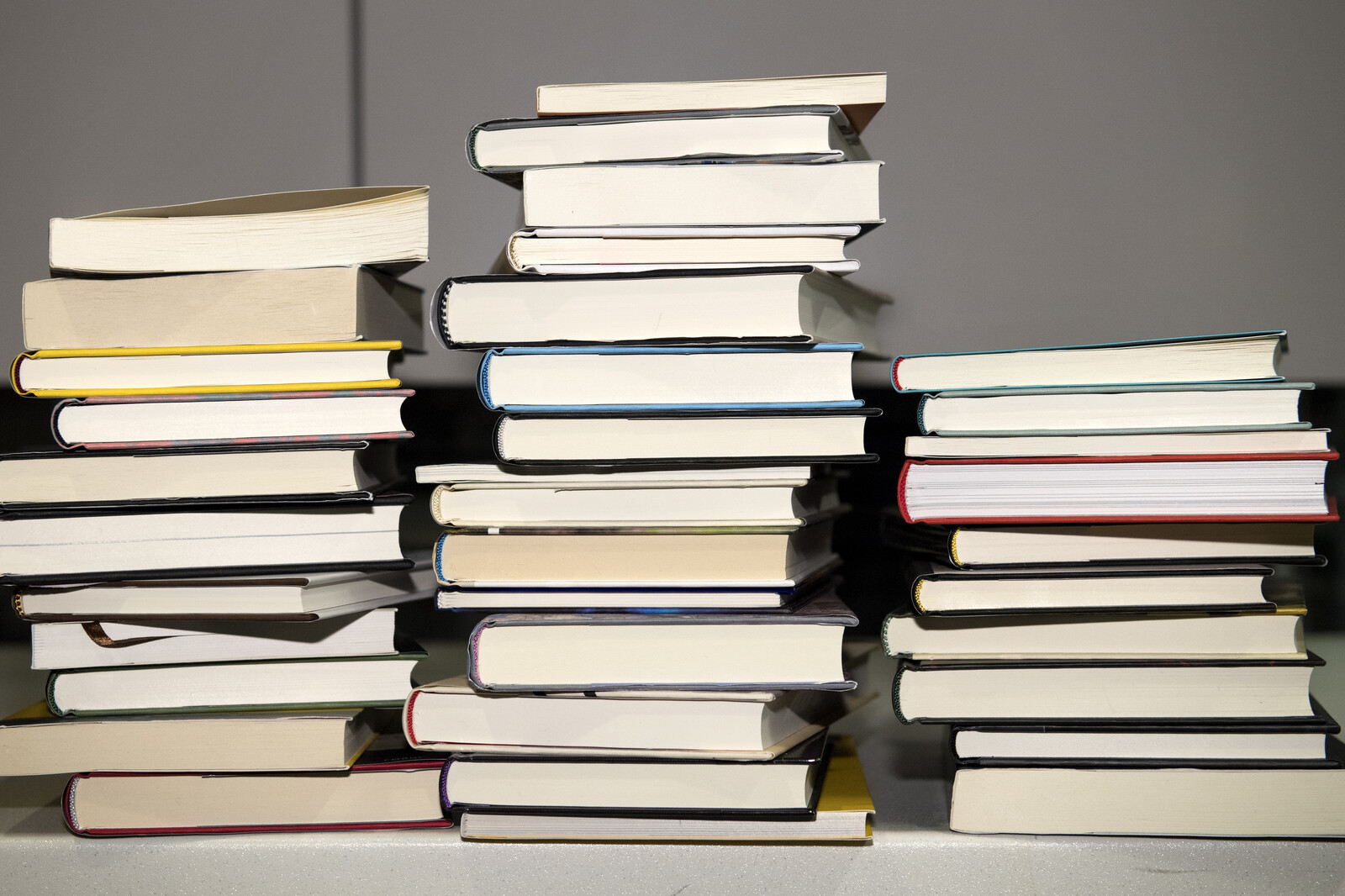 Danish Authors Warn Against Deals with Swedish Publisher Hoi