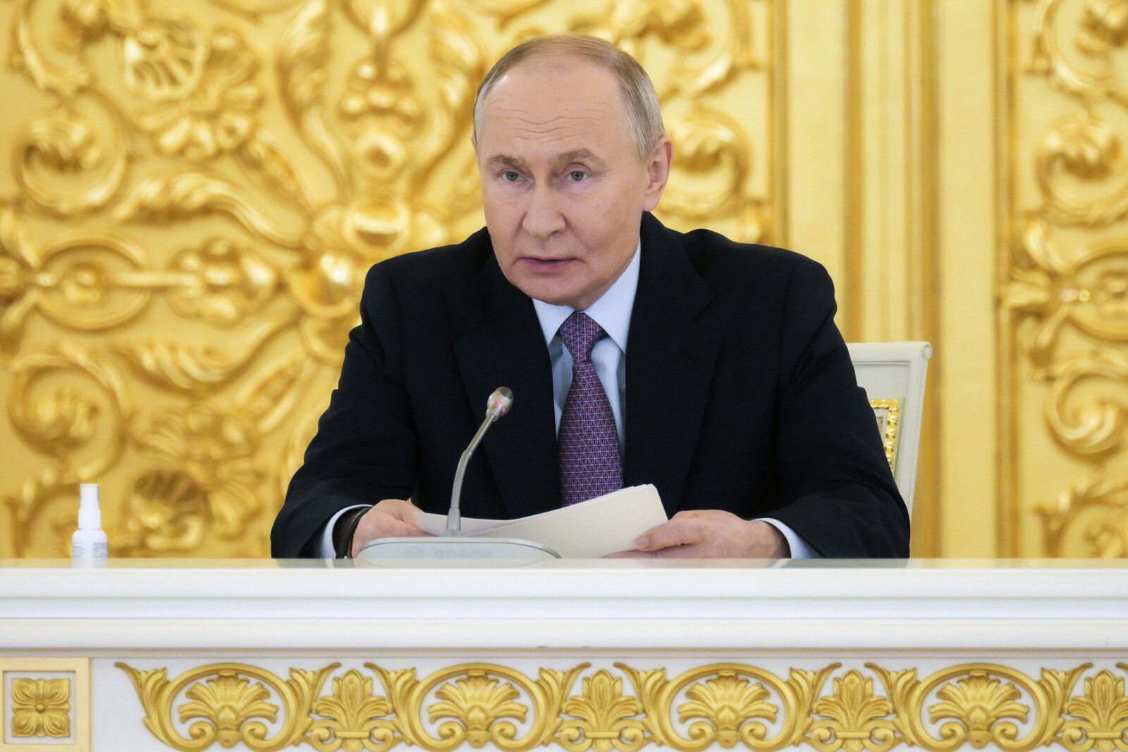 Putin abolishes requirement for gas payment via Russian bank
