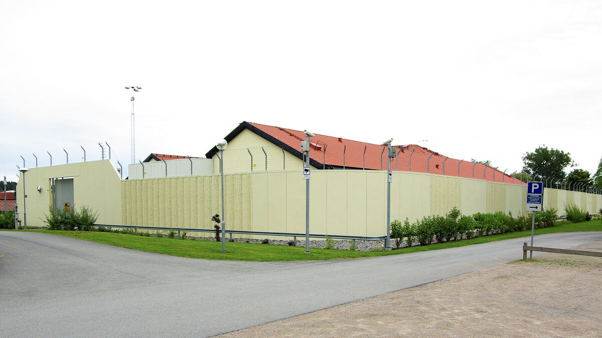 28 months' salary for police-reported head of forensic psychiatry in Växjö