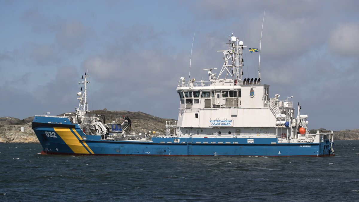 Two still missing after boat collision off Tjörn, rescue operation paused