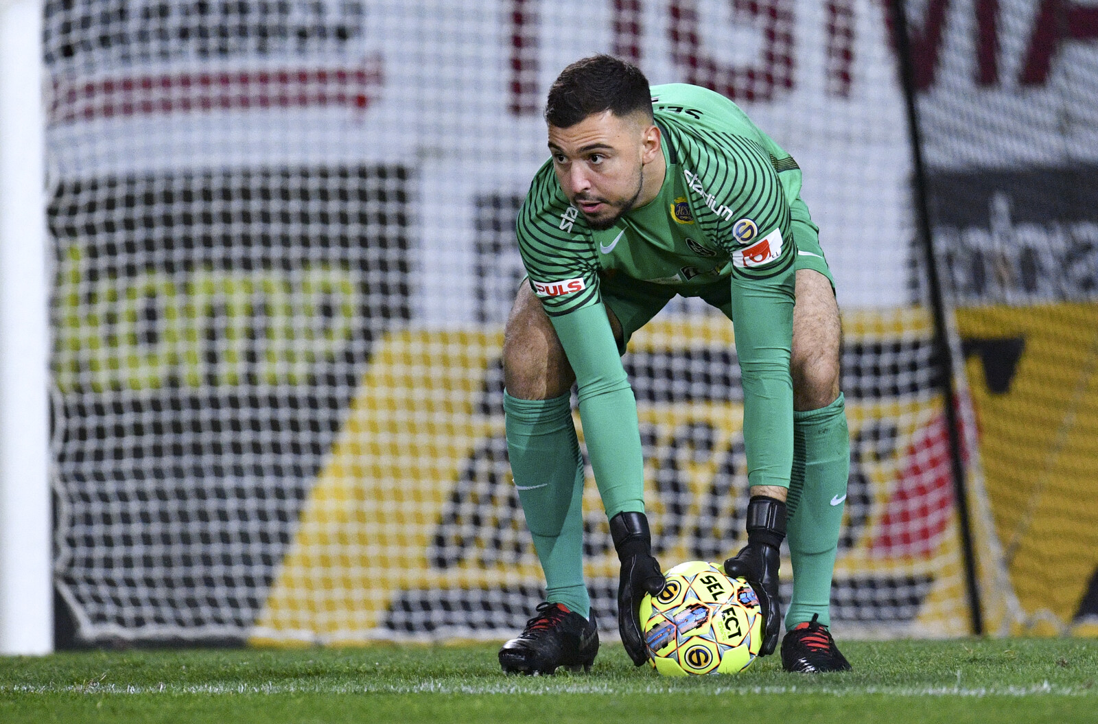 Fell out with own supporters: "Disappointed"