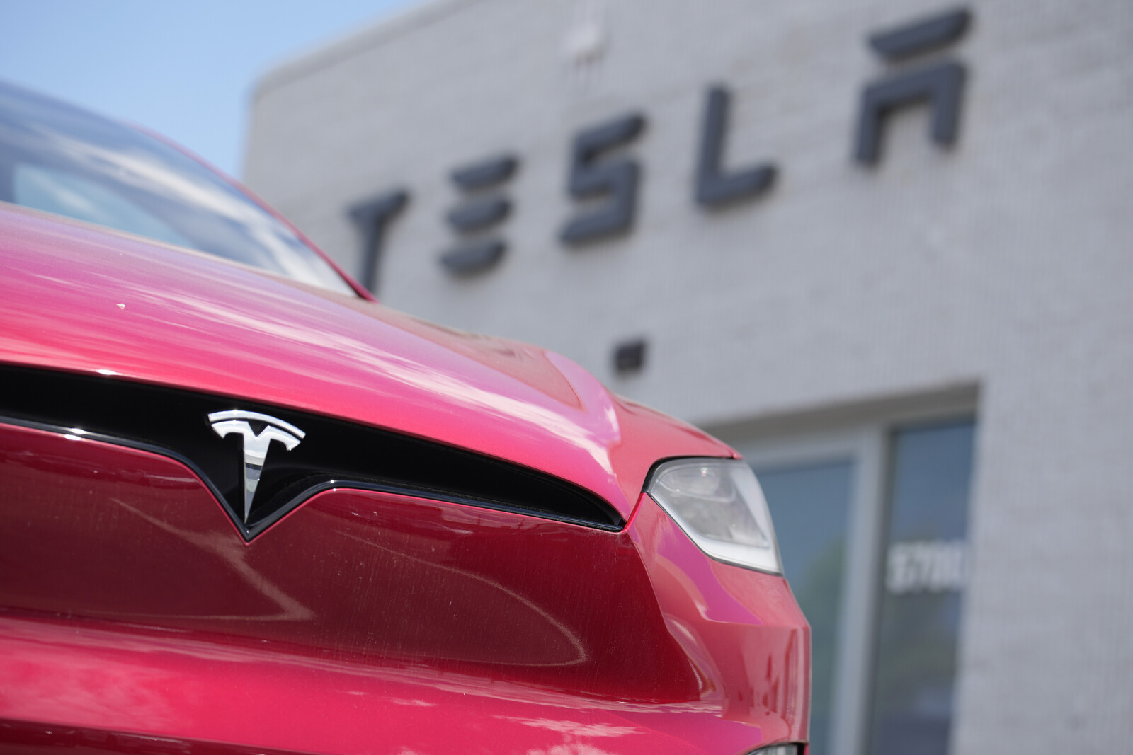 Tesla is shunned by Swedish companies