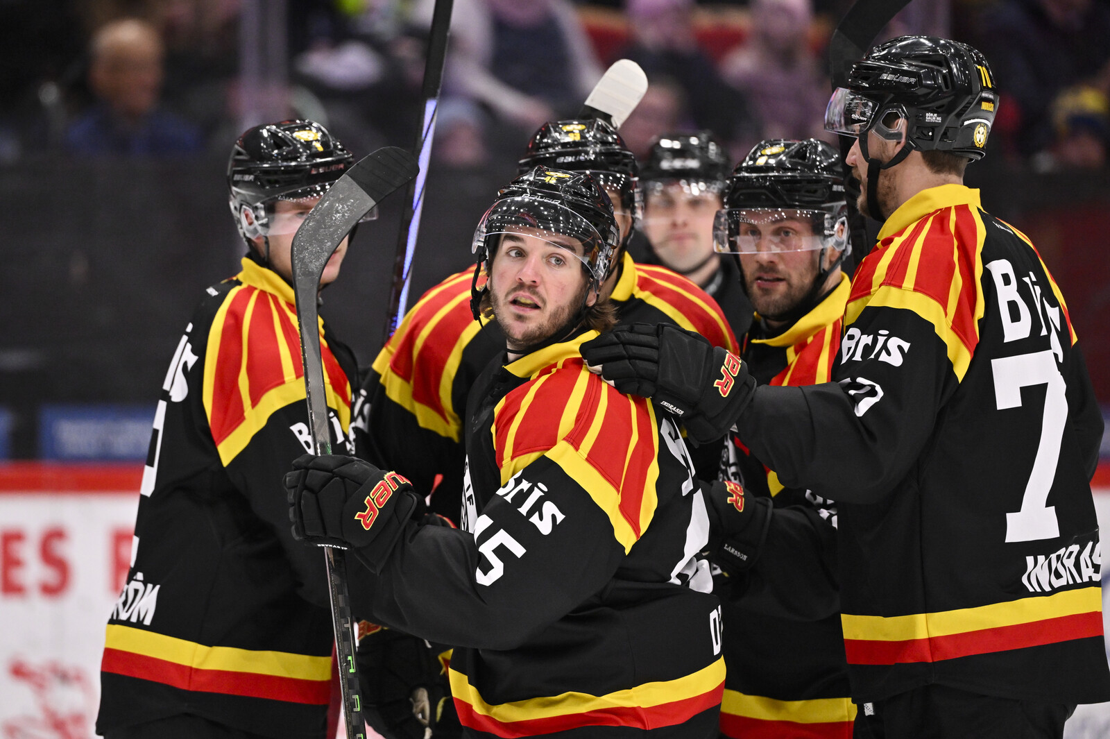Experts Weigh In: Who Will Claim Hockey Gold in Sweden?