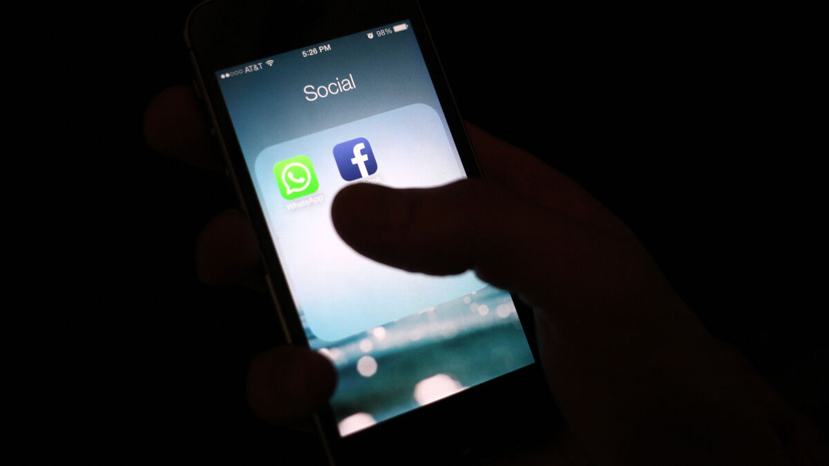 Meta discusses settlement in teen addiction lawsuit over Facebook and Instagram