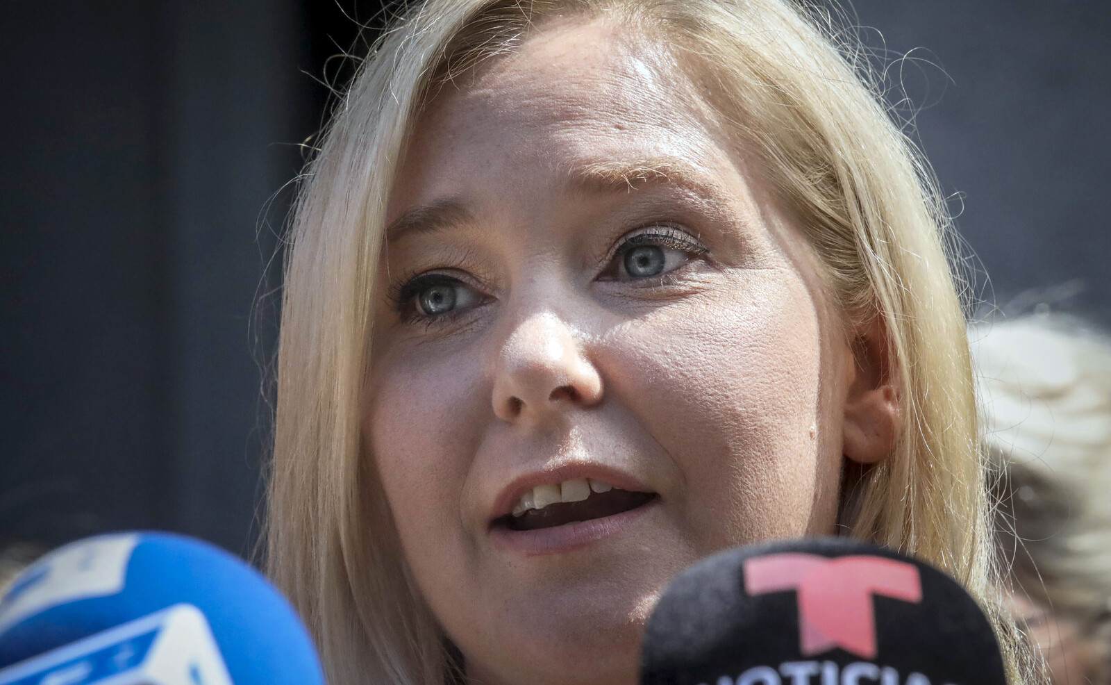 Virginia Giuffre, Epstein Accuser, Dies