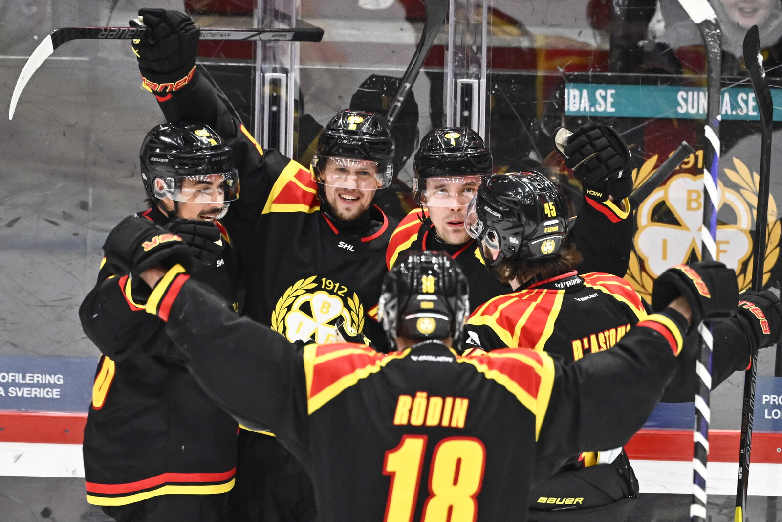 Ölund's Hat-Trick Powers Brynäs to