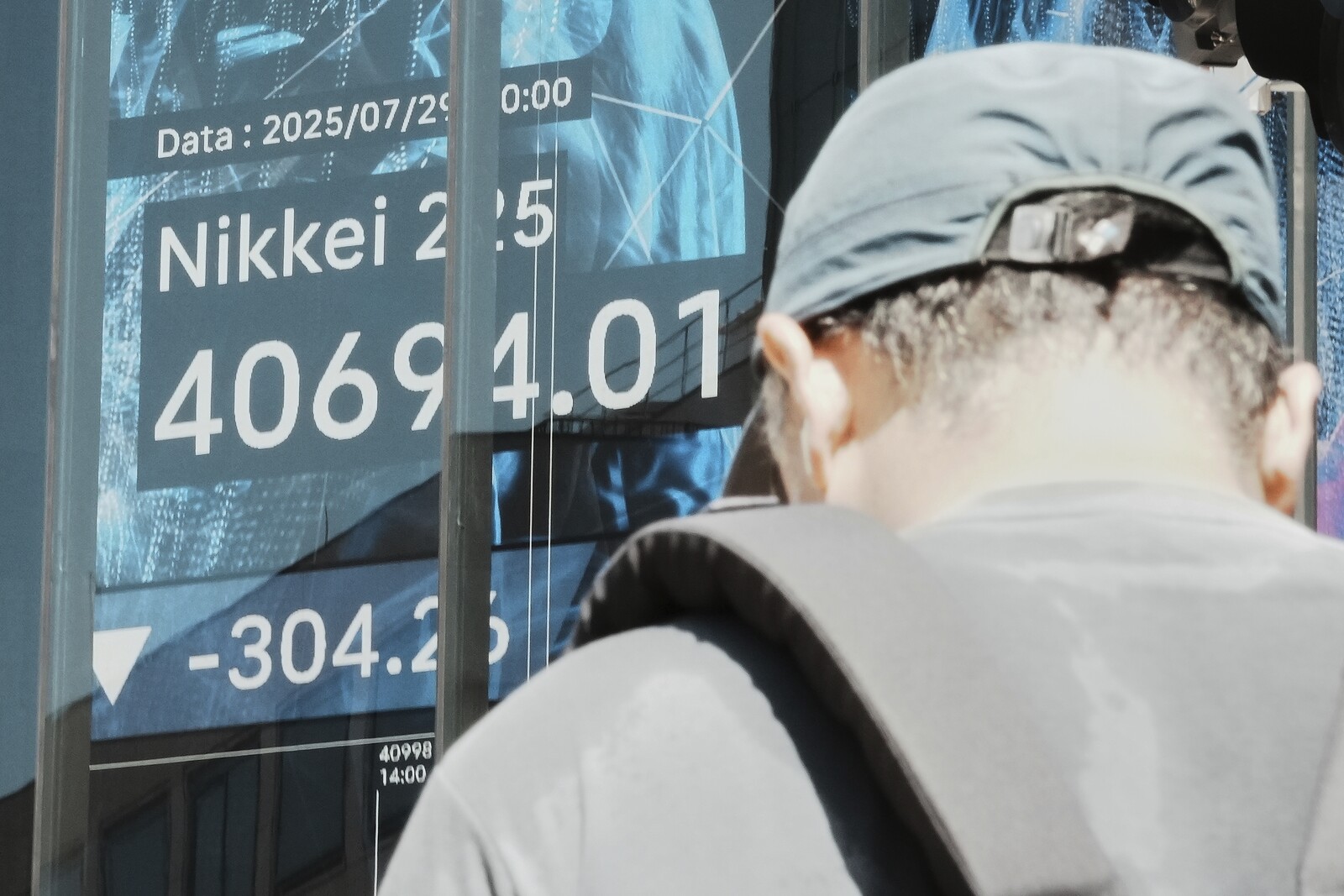 Asian Markets Show Mixed Results Following US-China Tariff Talks