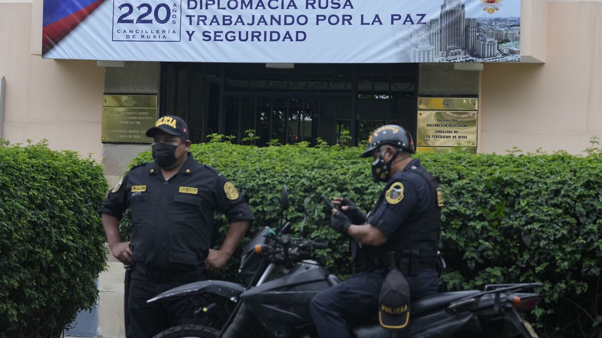 Peruvians lured to Russia, forced
