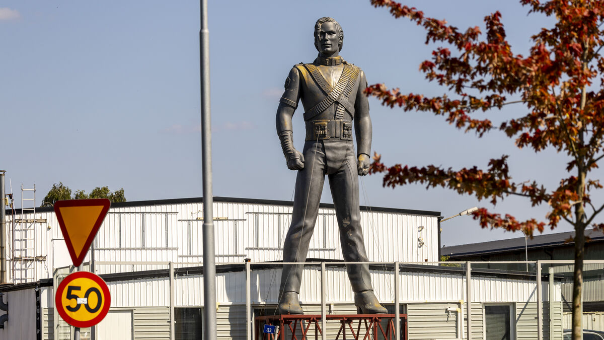 Ängelholm's new landmark: 10-meter Michael