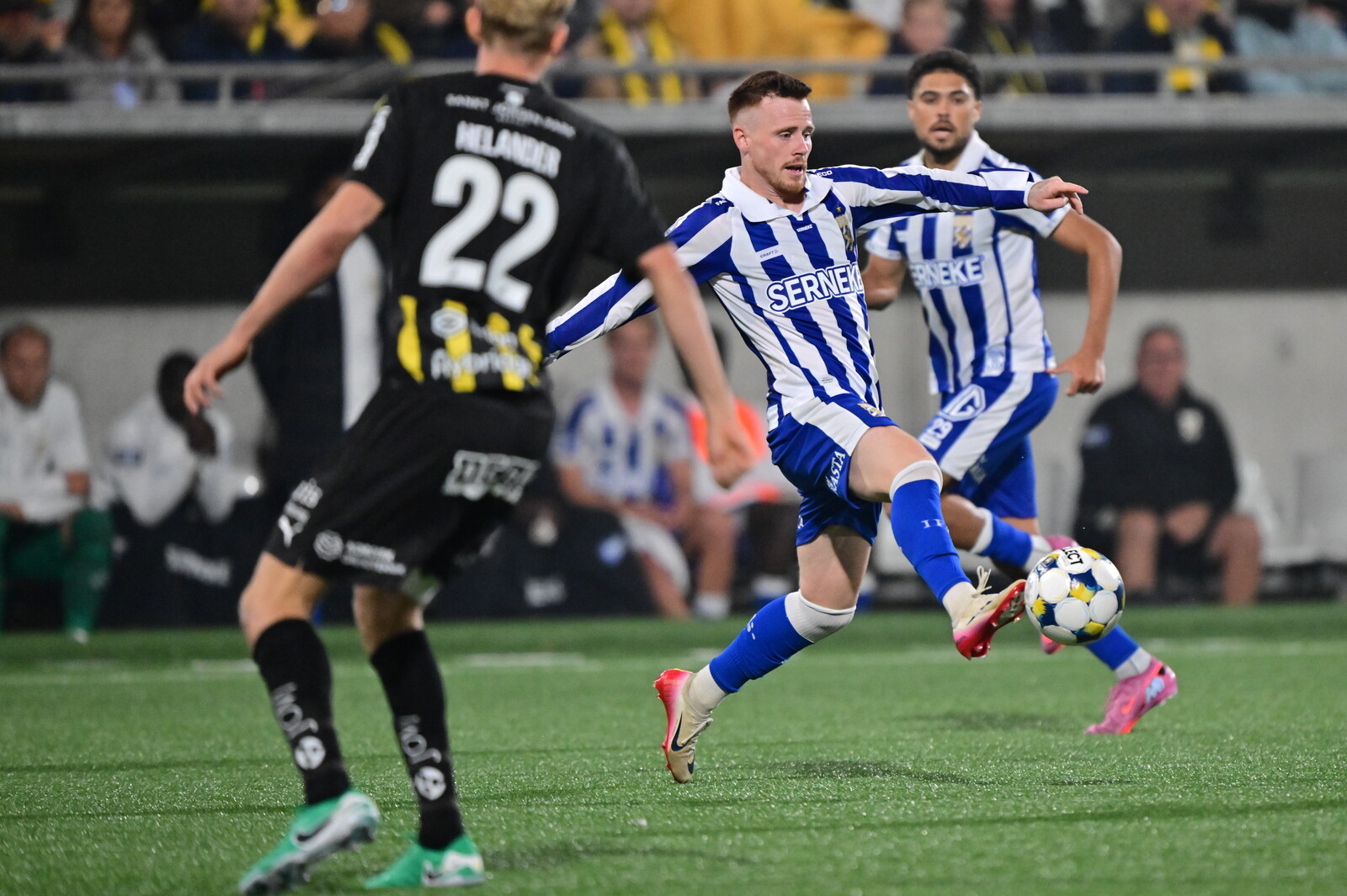 Heintz Leads Göteborg to 2-1 Victory Over Häcken Despite Criticism