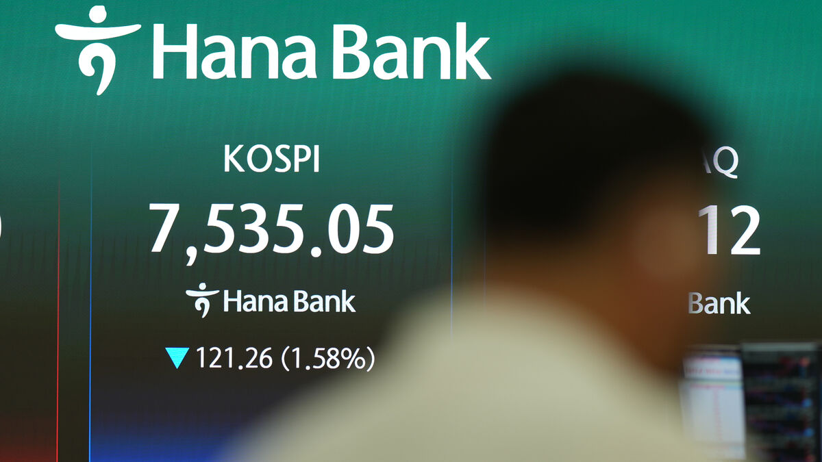 Asian stock markets fall at Friday open, Nikkei down 3.0%