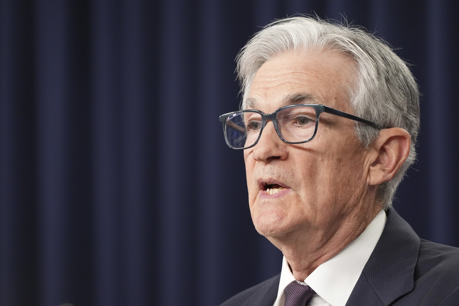 Trump Criticizes Fed Chair Powell for Not Lowering Interest Rates