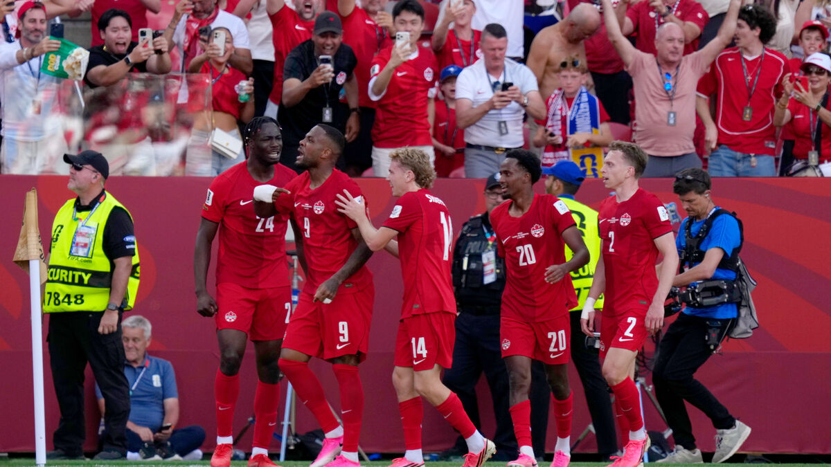 Substitute Cyle Larin saves Canada
