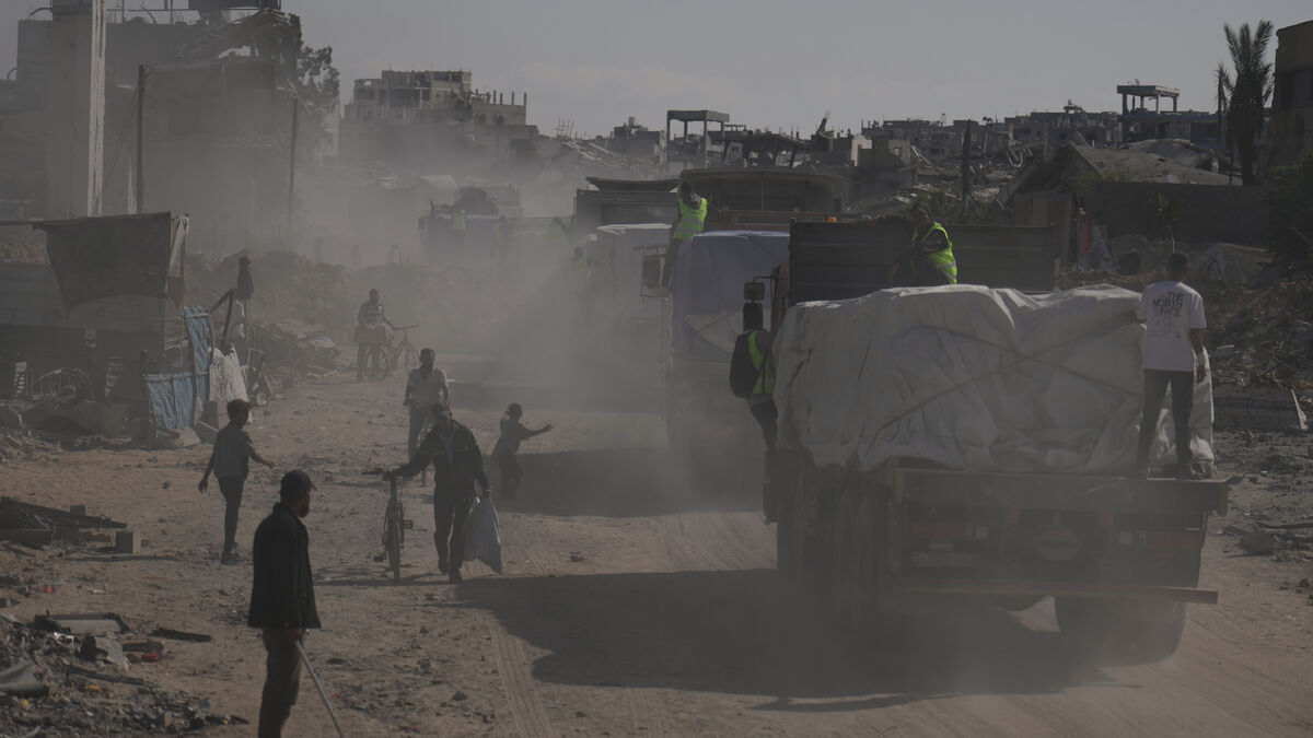 Israel Strikes Southern Gaza Amid