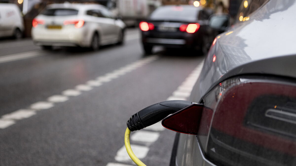 EU car sales rise 5.7% in first half as electric cars gain market share