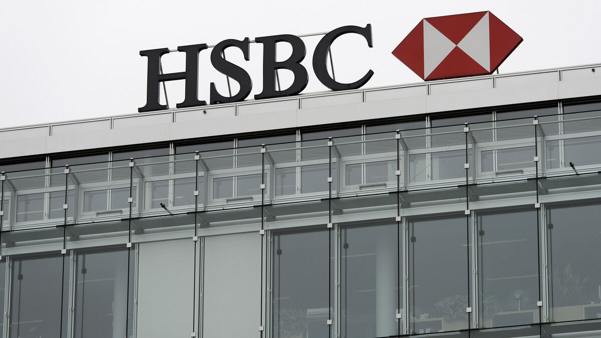 HSBC shares plunge nearly 7%