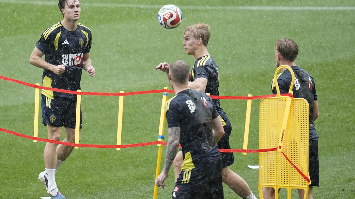 Dallas welcomed the national team with heavy rain