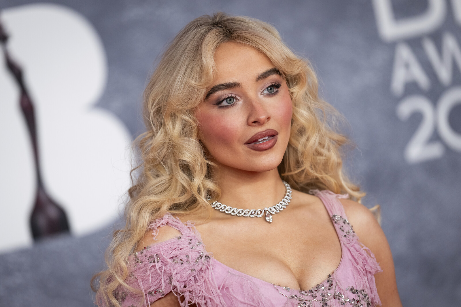 Sabrina Carpenter Changes Album Cover After Fan Criticism